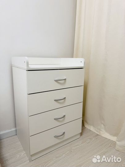 Кроватка и пеленальный комод