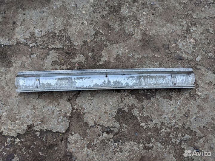 Усилитель бампера saab 9000