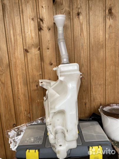 Бочек омывателя лобового стекла