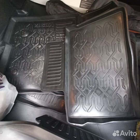 Автомобильные коврики на Ладу Весту