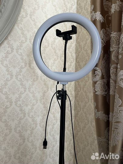 Штатив для телефона с лампой