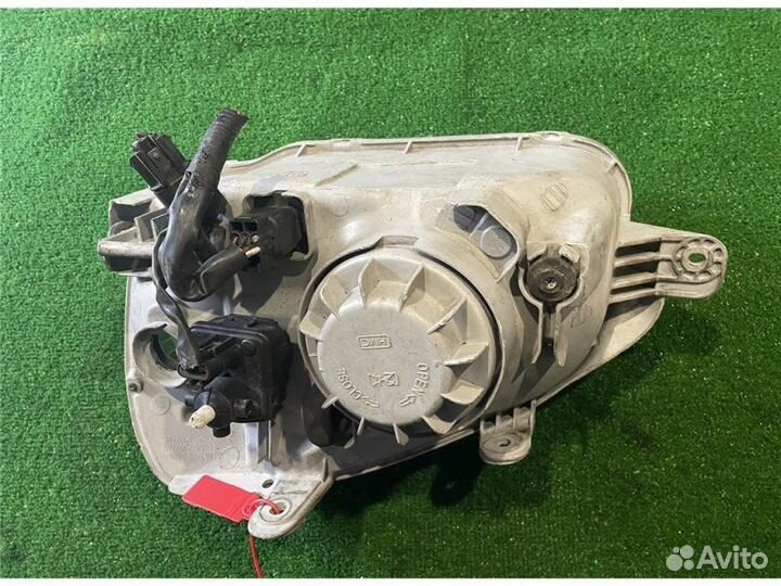 Фара правая Hyundai Santa Fe 2.0 2003