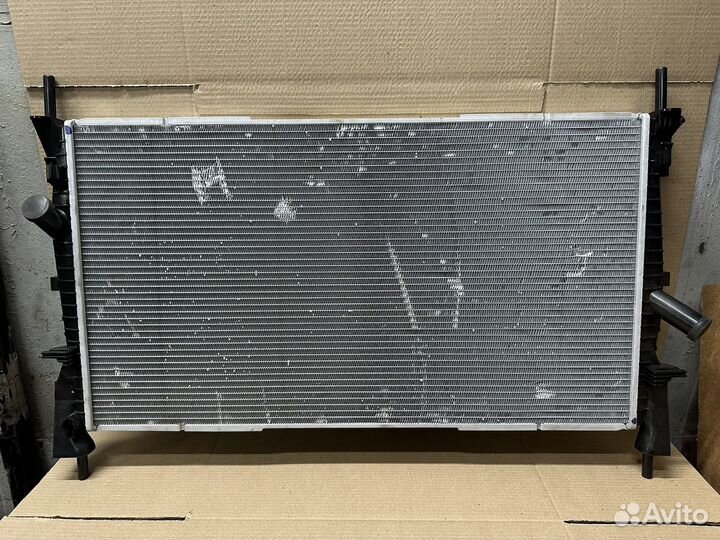 Радиатор охлаждения Ford Transit (09-13)