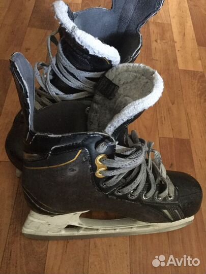 Коньки хоккейные