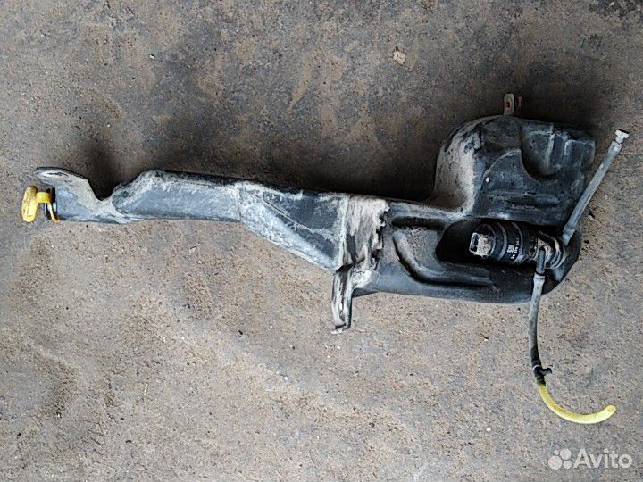 Бачок омывателя Opel Astra H GTC