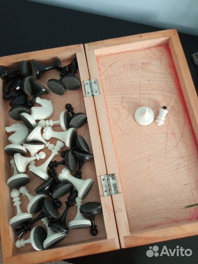 Шахматная доска с олимпийским мишкой