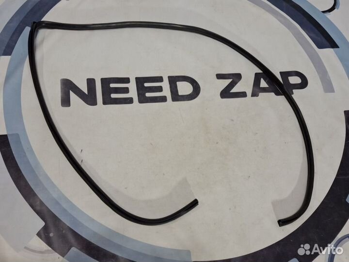 Уплотнитель двери передний левый Kia Ceed ED G4FA