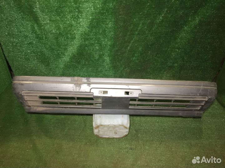 Бампер передний Nissan Sunny B12 Серый царапины