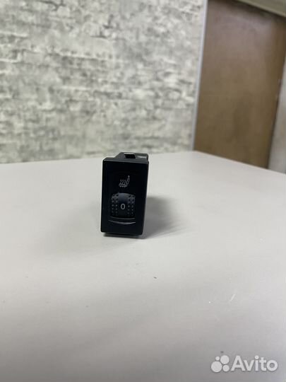 Кнопка обогрева сидений Фольксваген Пассат Б5+