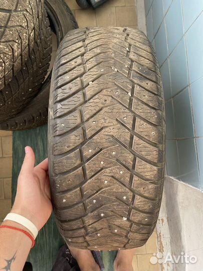 Yokohama IceGuard Stud IG65 225/45 R18 95T