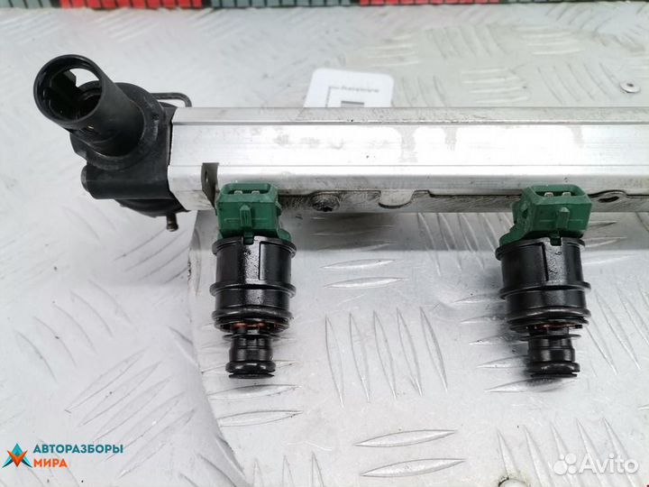 Форсунка Volvo S40 рест. 2000 8627804