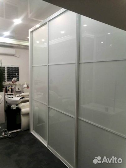 Раздвижная перегородка с матовым стеклом