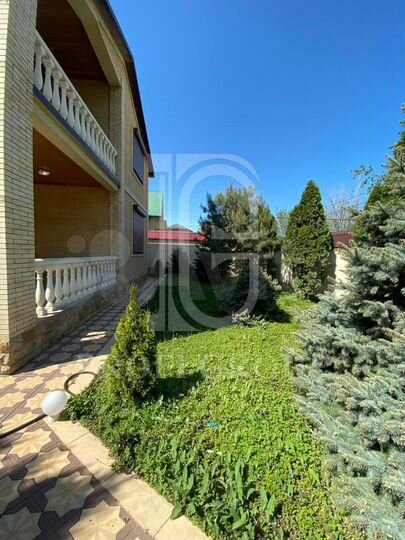 Дом 180 м² на участке 6 сот.