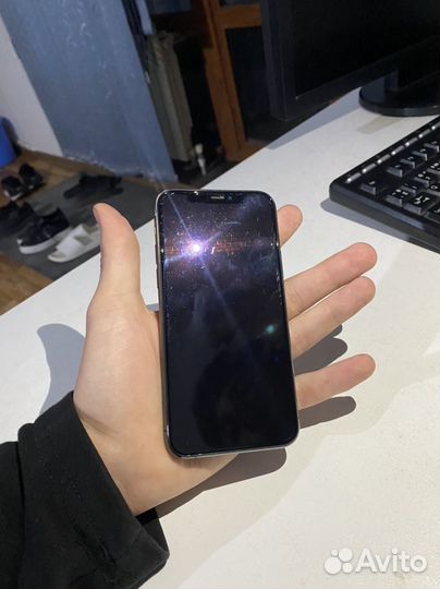 Телефон iPhone 11 про