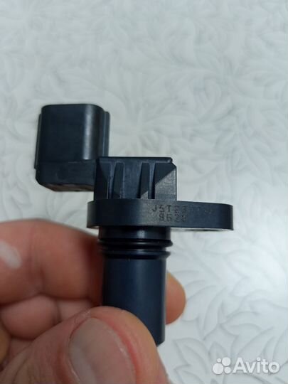 Датчик положения распредвала lancer 9