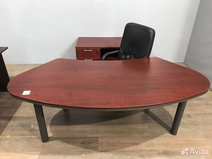 Комплект стол тумба