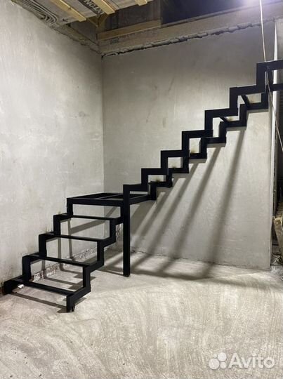 Лестница из металла