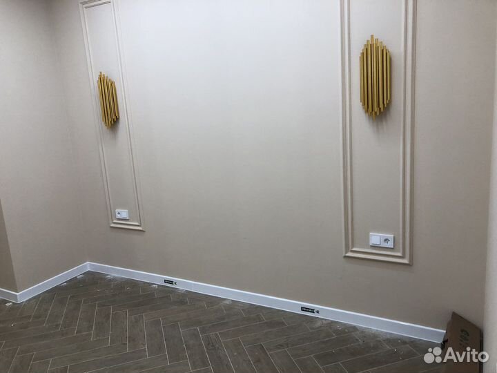 Повесить телевизор на стену,установить кранштейн