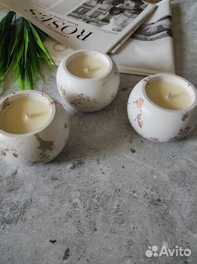 Свеча в гипсе с золотой и бронзовой поталью