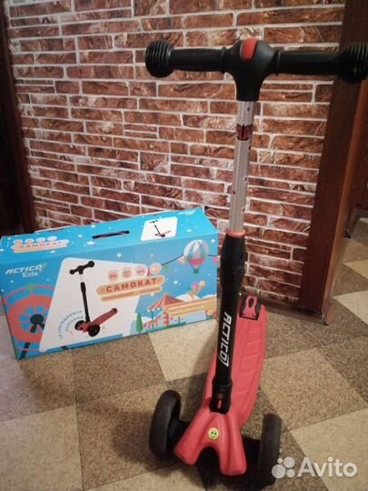 Самокат детский трехколесный