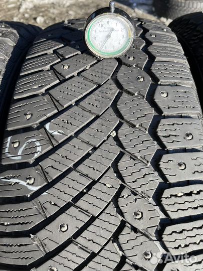 Continental ContiIceContact 4x4 215/60 R17