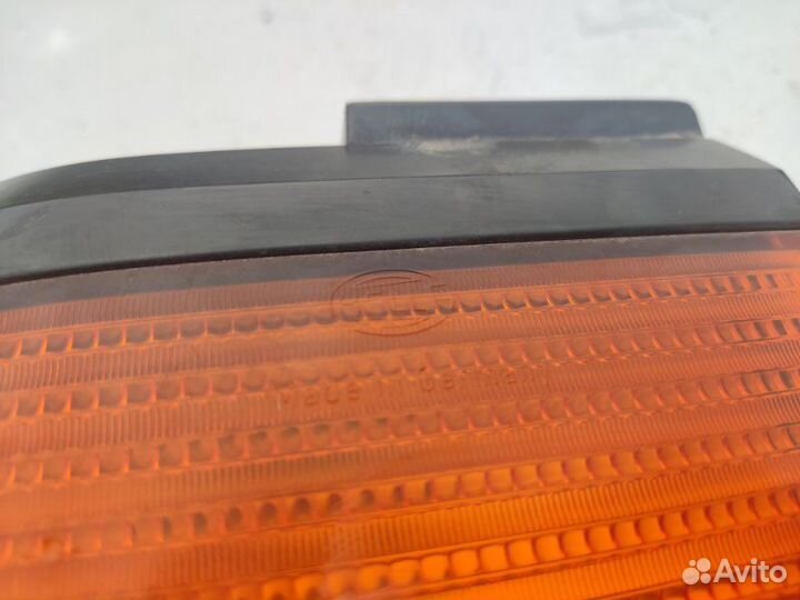 Фонарь левый Volkswagen Passat B3 седан 1.8I 1992