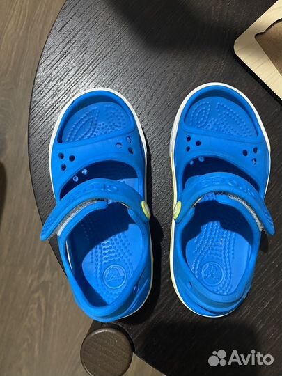 Сандалии crocs c8