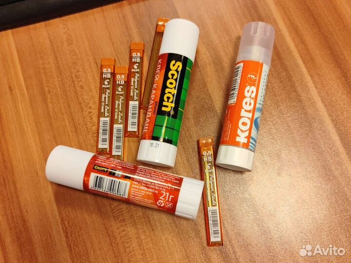 Клей карандаш, степлер, зажимы для бумаги