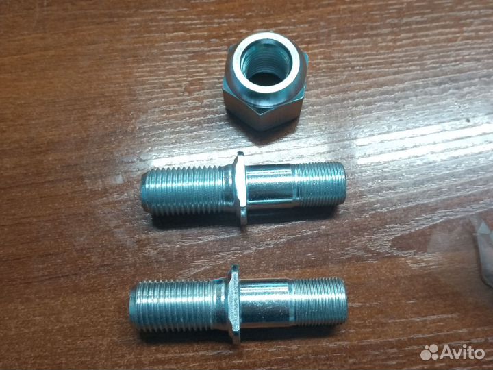 Шпилька колеса перед-задняя в сборе Hyundai HD120