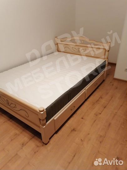 Кровать массив