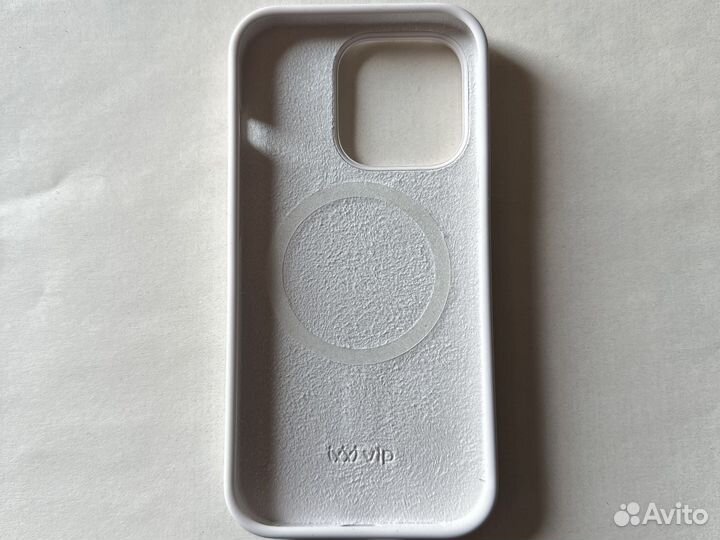 Чехол на iPhone 14 pro белый