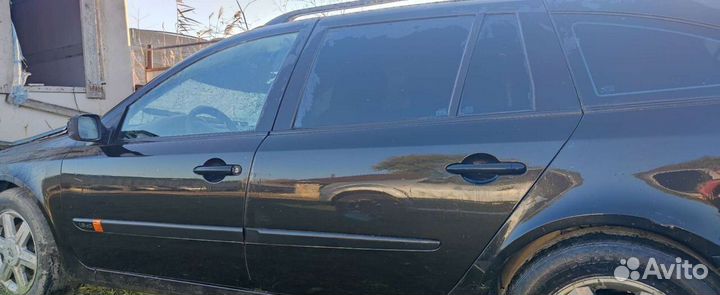 Дверь левая Renault Laguna 2