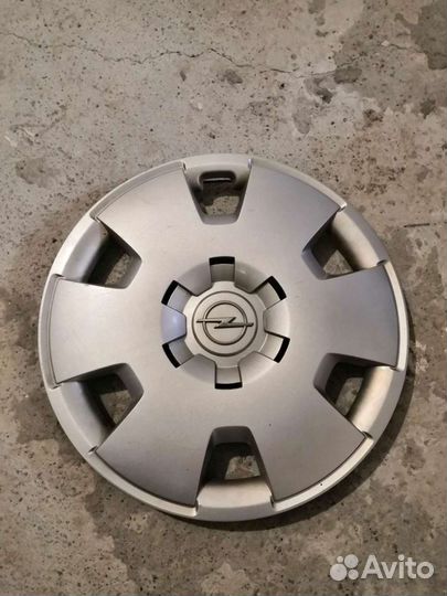 Продам оригинальные колпаки на Опель Астра R16