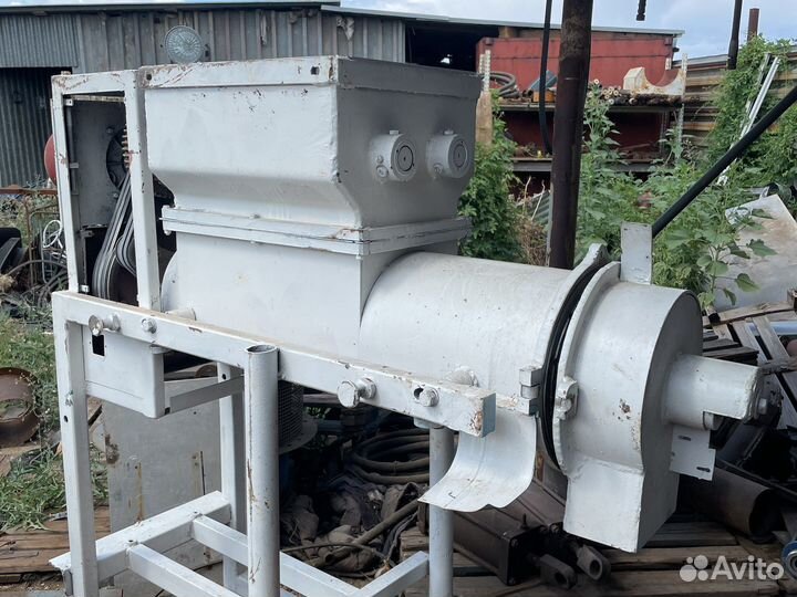 Промышленная соковыжималка