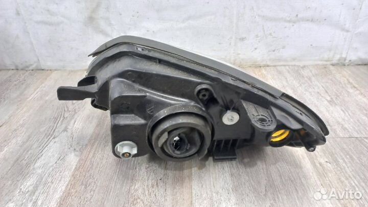 Фара передняя правая Hyundai Accent 3 2007