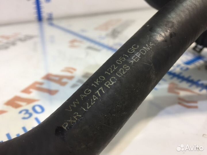 Фольксваген Гольф Патрубок системы охлаждения