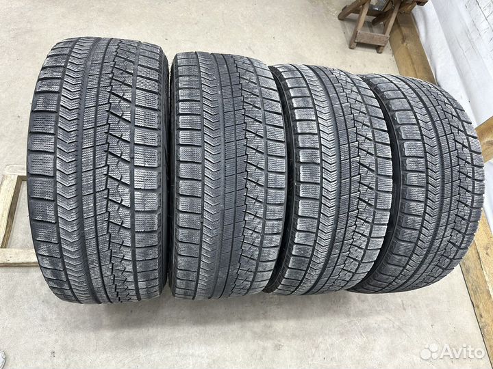 Bridgestone Blizzak VRX 255/40 R18 95Q