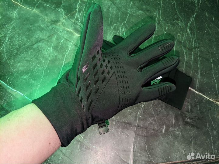 Перчатки Nike