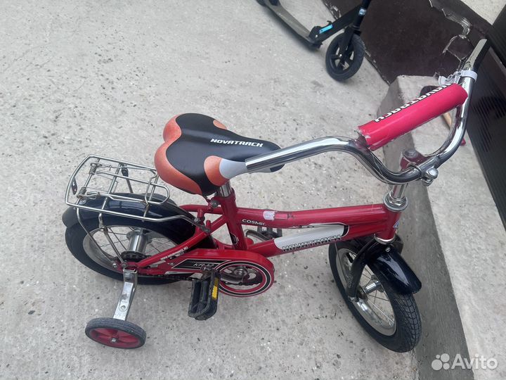 Детский велосипел четыреколесный