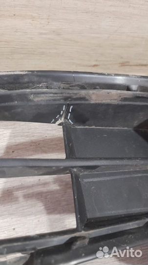 Решетка в бампер правая Toyota Land Cruiser 200 С