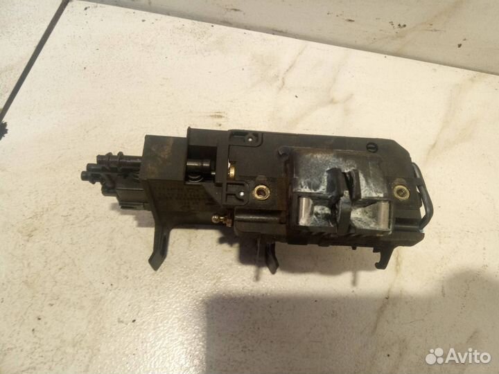 Замок крышки багажника Mercedes-Benz S-Класс W220