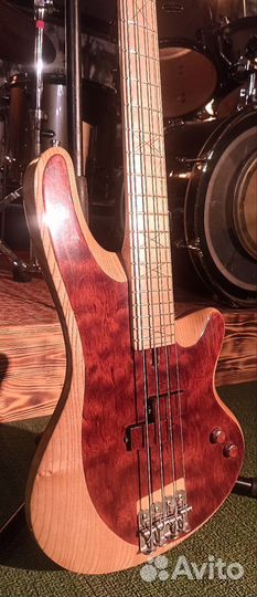 Мастеровая бас гитара