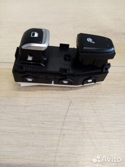 Кнопка стеклоподъемника задняя Kia K5 DL3 G4KN 2.5