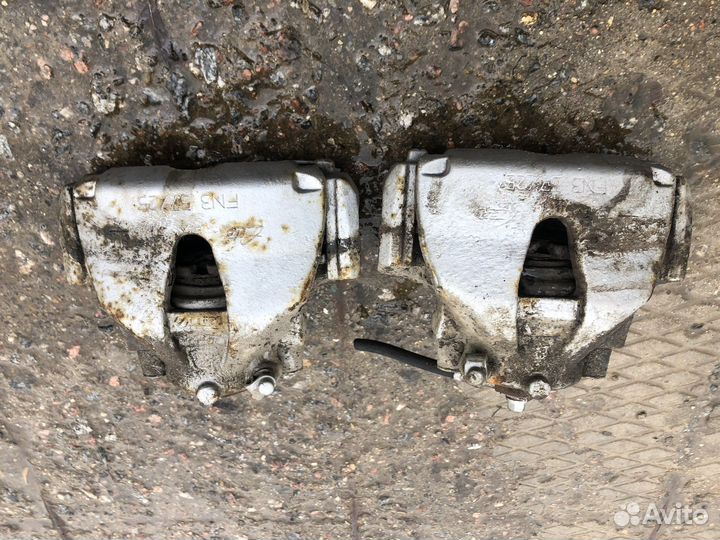 Передние суппорта Opel Astra H