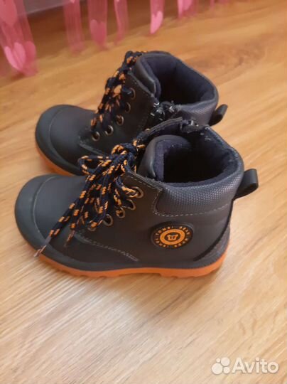 Ботинка осенние для мальчика 22 размер