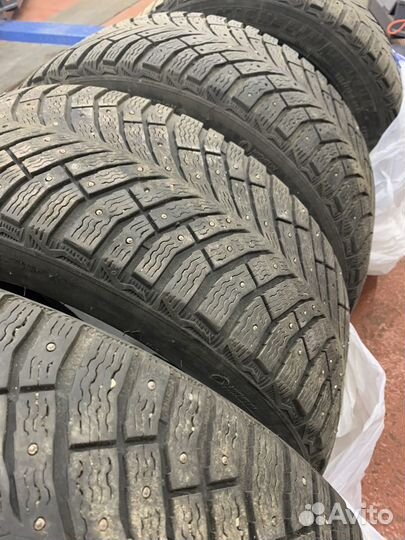 Michelin X-Ice North 4 235/45 R18 98T