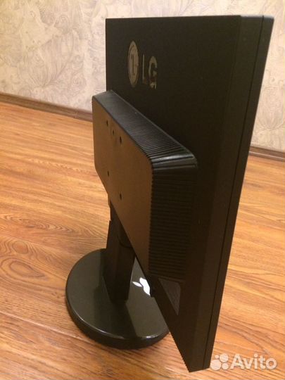 Монитор LG-flatron L1953S-BF