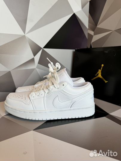 Кроссовки nike air jordan 1 white