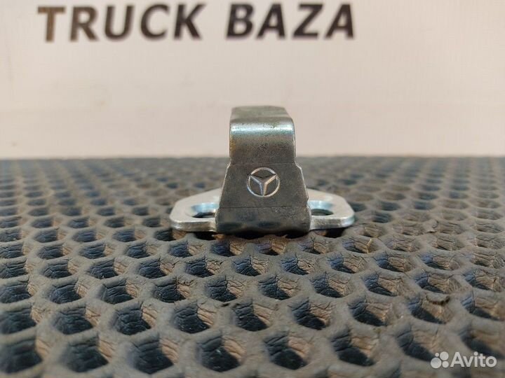 9017200431 Ответная часть замка двери