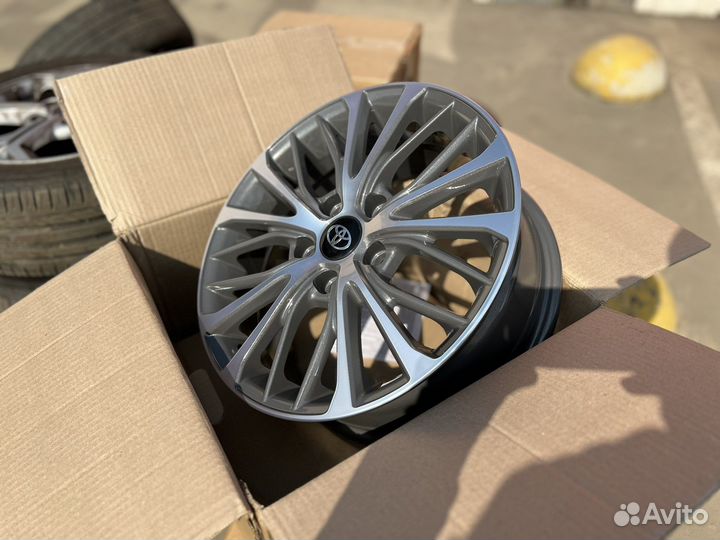 Новые диски 4шт R17 на Toyota Camry RAV4 Corolla